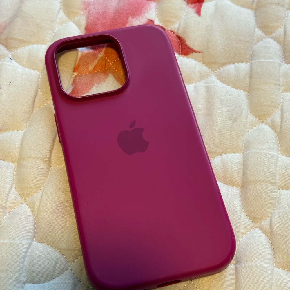 Apple Magenta iPhone 16 pro Case